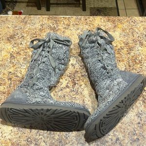 UGG BLYTHE KNIT BOOT GRAY SIZE 9